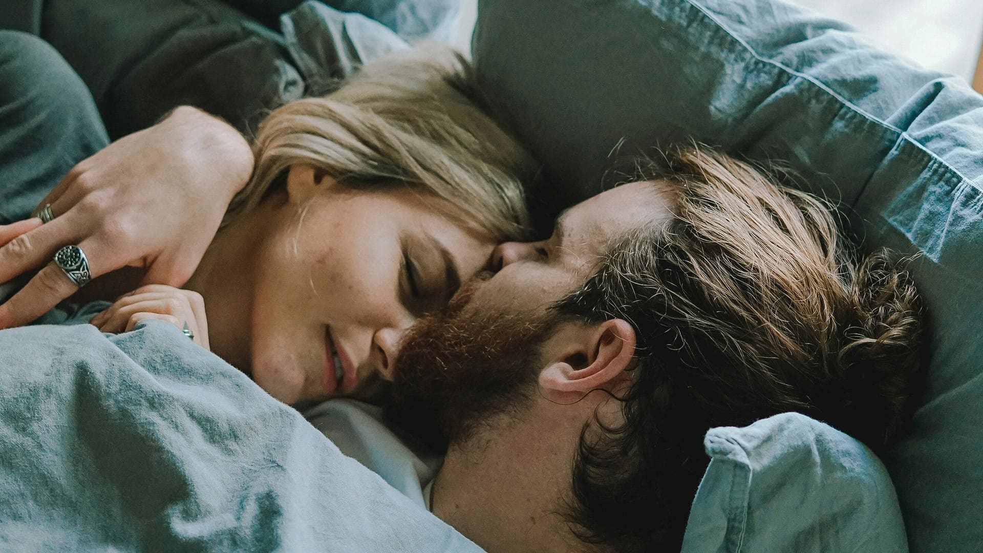 Cómo lograr que tu pareja te desee más sexualmente